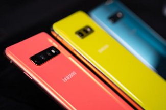 Липсват ли ти „старите” Samsung пластмасови телефони със сменяеми батерии?