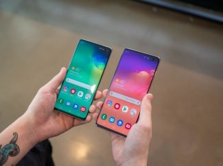 Каква разлика! Samsung Galaxy S20 + на снимката до Galaxy S10 +