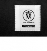 InCase Ryan McGinness Protective Sleeve - дизайнерски неопренов калъф за MacBook Pro 15 инча (черен) 5