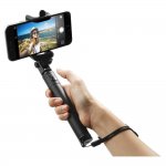 Spigen Ultra Compact Foldable Selfiestick - разтегателен безжичен селфи стик за мобилни телефони (черен) 1