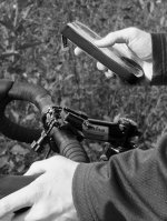 Allsop ClickGo Active Bike and Stroller Mount Large - универсален спортен калъф за колело за смартфони с дисплеи до 5.7 инча 7