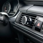 4smarts Ultimag Magnetic Car Holder Ventmag - магнитна поставка за радиатора на кола за iPhone и смартфони (черна-тъмносива) 4