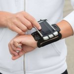 4smarts Marathon Universal Sports Forearm Armband - универсален спортен калъф за китката за смартфони с дисплеи до 5.5 инча 8