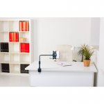 Logic3 Universal Tablet Desk Clamp - мултифункционална поставка със скоба за захващане за iPad и таблети до 10 инча 1