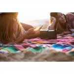 LifeProof Aquaphonics AQ11 Speaker - водоустойчив безжичен спийкър с микрофон и вградена батерия, зареждащ мобилни устройства (черен) 8