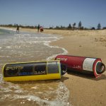 AquaJam AJ2 Waterproof IPX7 Speaker - водоустойчив безжичен спийкър с микрофон и вградена батерия за мобилни устройства (жълт) 5