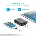 Anker PowerCore Compact 13000 mAh с PowerIQ и VoltageBoost - преносима външна батерия с 2 USB изхода за зареждане на мобилни устройства (черен) 2