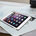 Macally Stand Case - полиуретанов калъф и поставка за iPad 5 (2017), iPad 6 (2018) (сив) 8