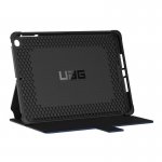 Urban Armor Gear Metropolis Folio Case - удароустойчив хибриден кейс от най-висок клас за iPad 5 (2017), iPad 6 (2018) (син-черен) 5