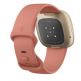 Fitbit Versa 3 - умен фитнес часовник с GPS, известия и следене на дневната и нощна активност на организма за iOS и Android (розов-златист) 3