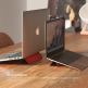 Elago Flip Stand - микрофибърна подложка и поставка за MacBook (черен-червен) 7