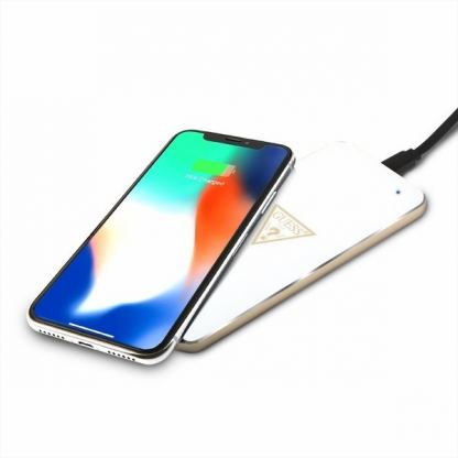 Guess Inductive Wireless Charger - пад за безжично зареждане на Qi съвместими устройства (бял)