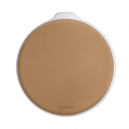 Vonmahlen Aura Qi Wireless Charging Pad - поставка (пад) за безжично зареждане с технология за бързо зареждане (15W) за Qi съвместими устройства (кафяв-кожен)
