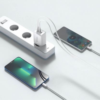 Захранване за ел. мрежа за лаптопи, смартфони и таблети с USB-A и 2xUSB-C изходи с технология за бързо зареждане - Tech-Protect C65W Wall Charger 65W PD (бял)