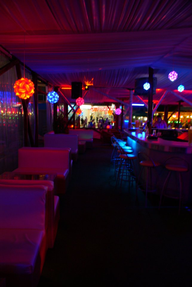 лампи за дискотека, диско топка, заведение, нощен клуб